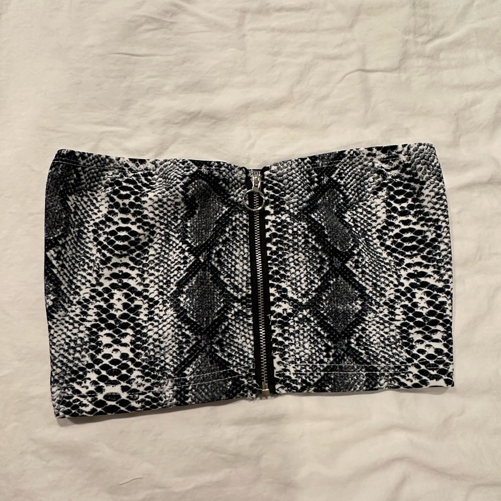 snakeskin print tube top w zipper